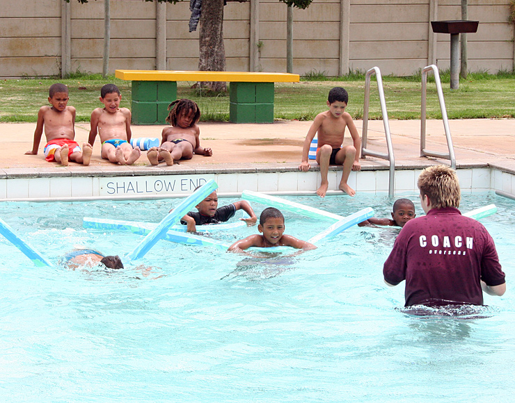 Swim Teaching Project Abroad
